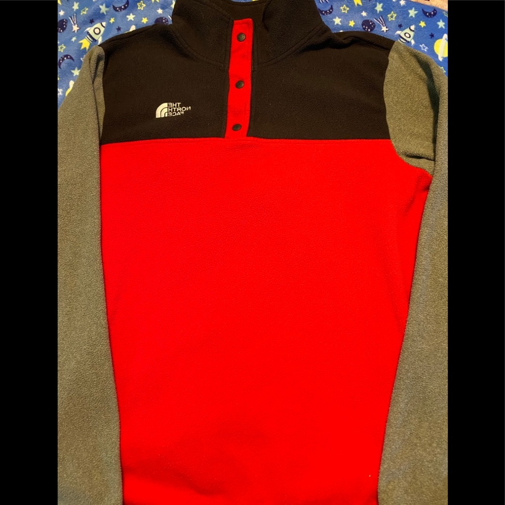 North face sweater